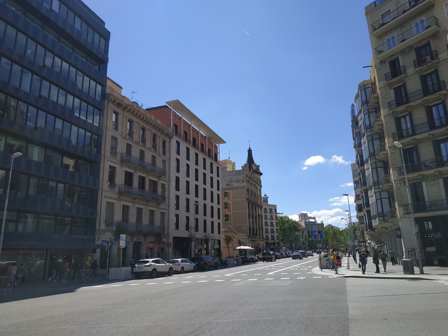 19_from_plaza_universitat_to_plaza_catalunya.jpg